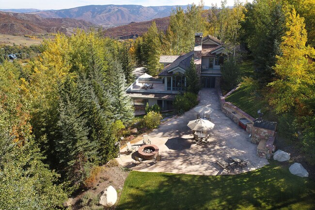 Foto del edificio - 291 Faraway Rd