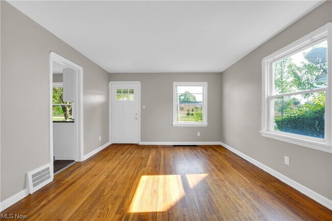 Building Photo - 11900 Worthington Ave