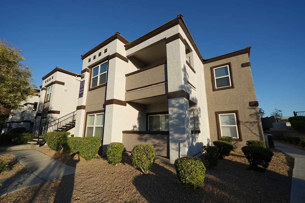 Foto principal - SHOWINGS AVAILABLE NOW