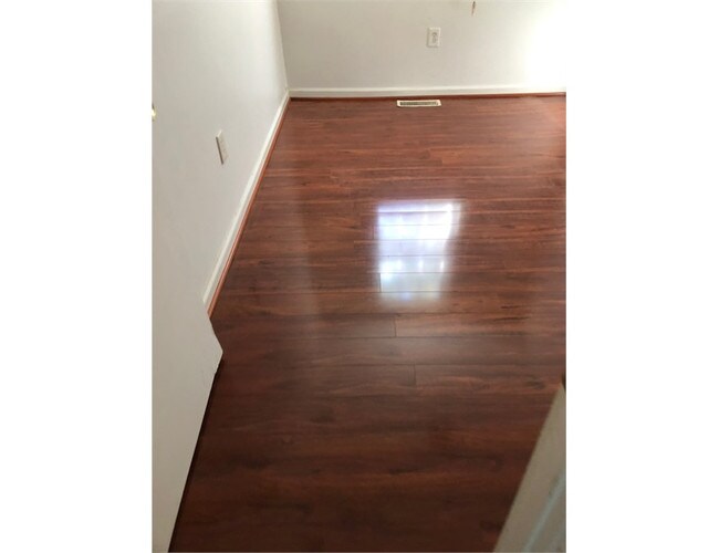 Foto del edificio - 6430 Colonial Knolls