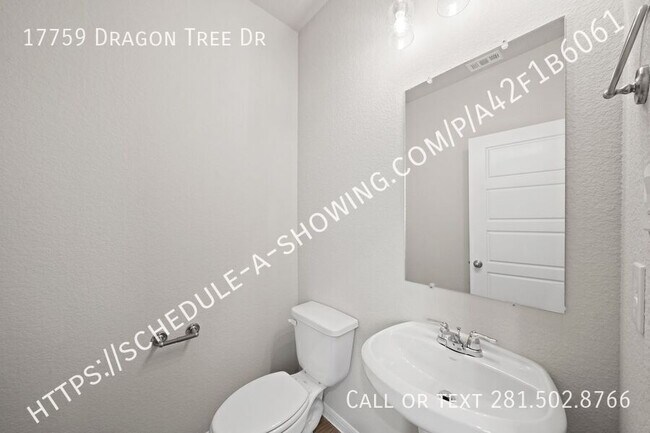 Foto del edificio - 17759 Dragon Tree Dr