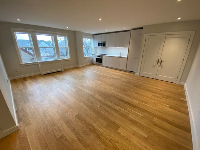 Building Photo - 36 Madison St