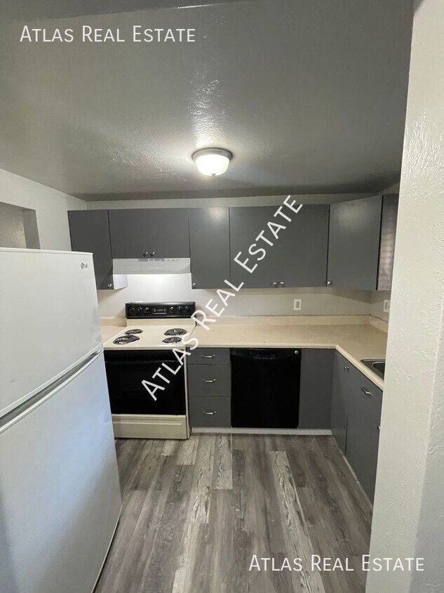 Foto principal - 459 El Paso Boulevard