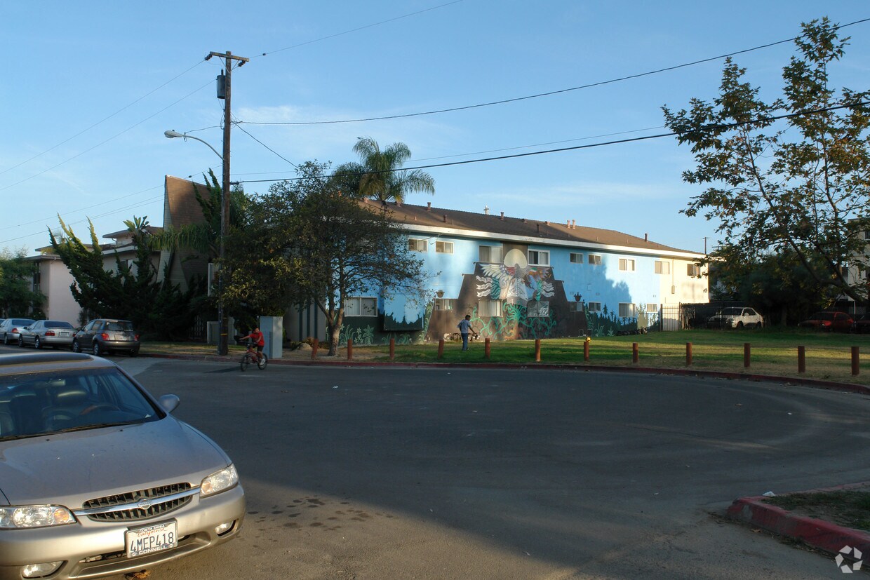 Foto del edificio - 6667 Picasso Rd