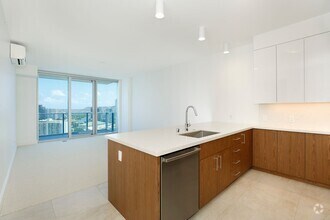 Building Photo - 629 Ke’eaumoku St