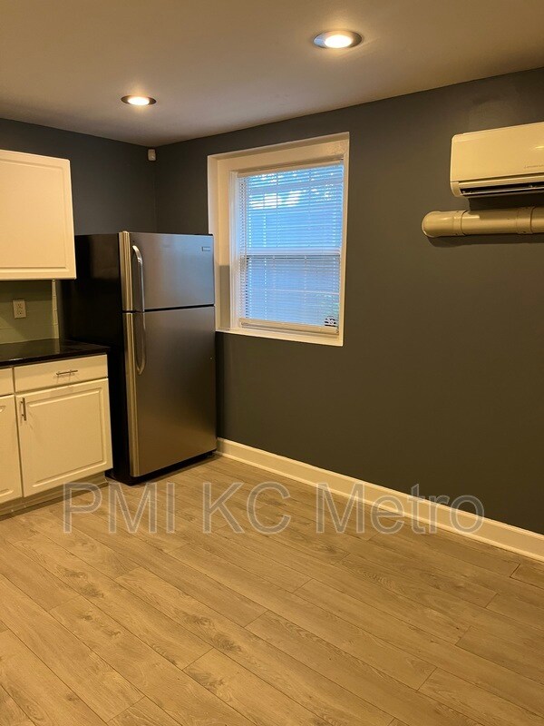 Foto del edificio - 4629 Harrison St