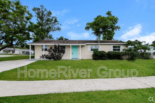 Building Photo - 8221 Jacaranda Ave