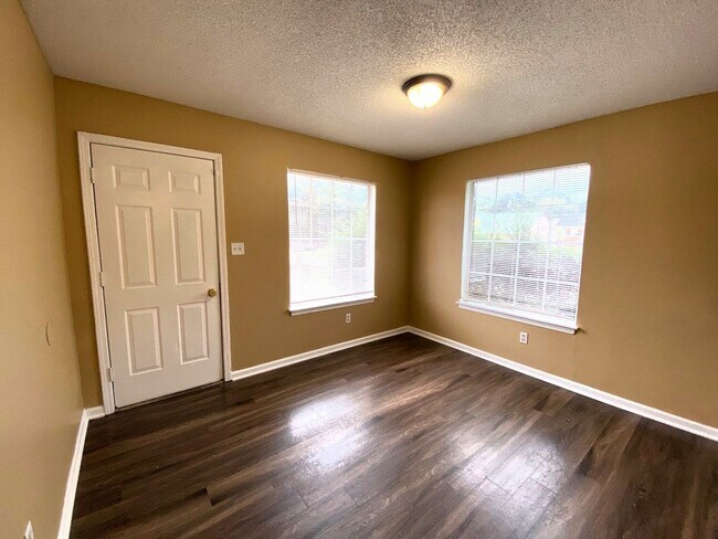 Building Photo - 4215 Elysian Dr