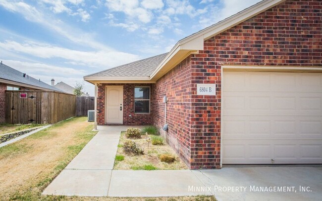 Building Photo - 6804 Oakridge Ave