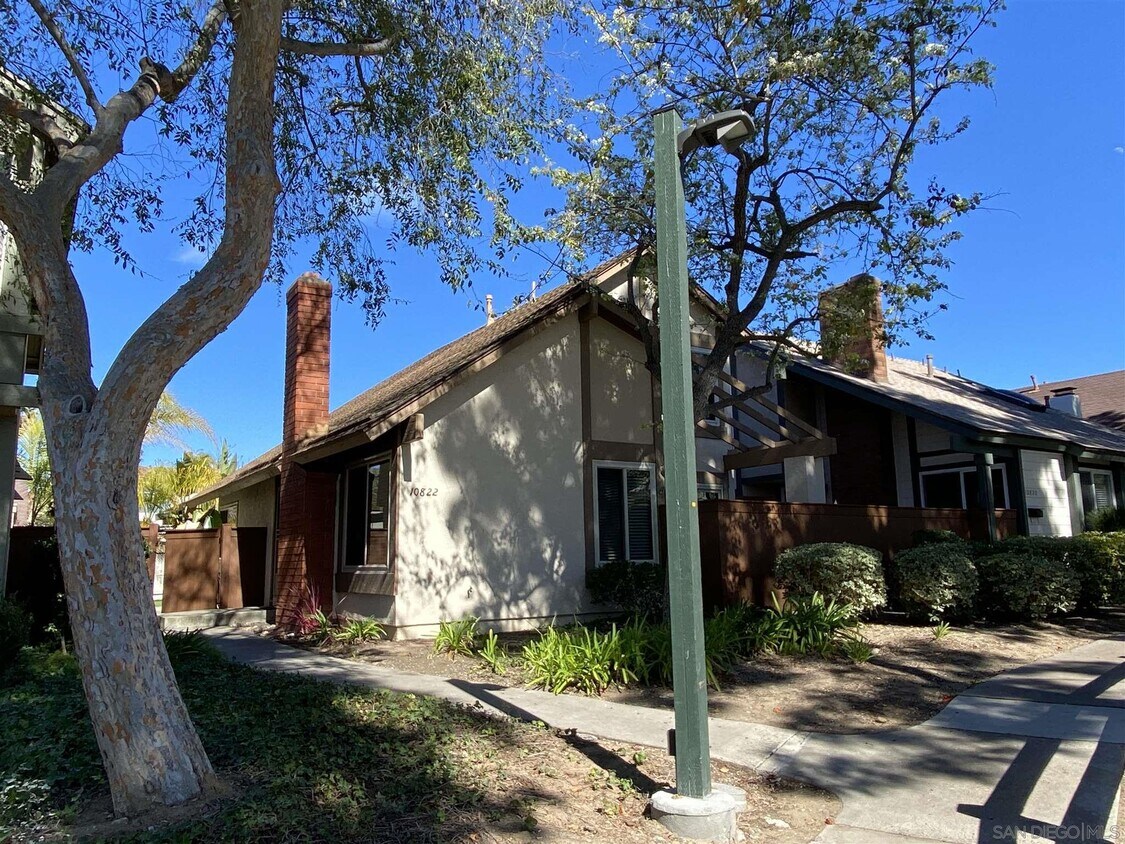 Foto principal - 10822 Esmeraldas Dr