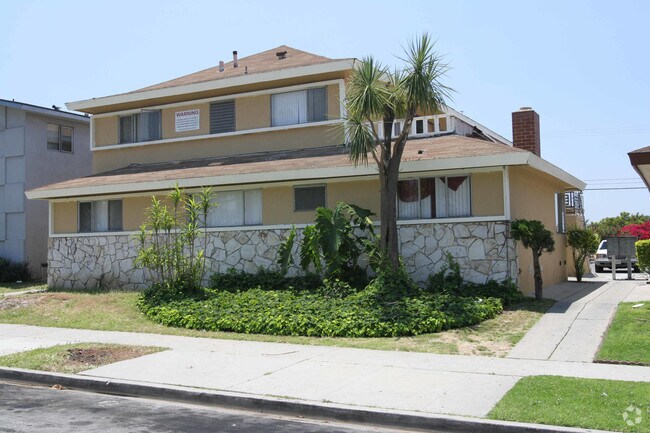 Building Photo - 1906 W El Segundo Blvd