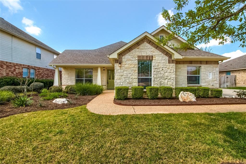 Foto principal - 18720 Royal Pointe Dr