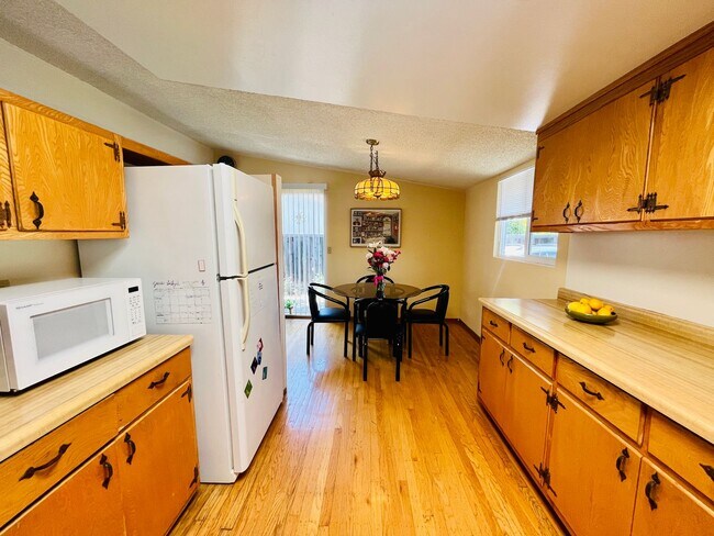 Building Photo - Unique 3 Bedroom 2 Bath Home In West San Jose