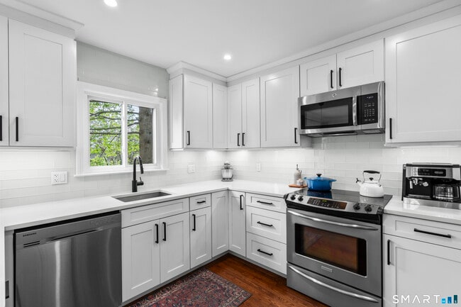 Building Photo - 63 Myano Ln