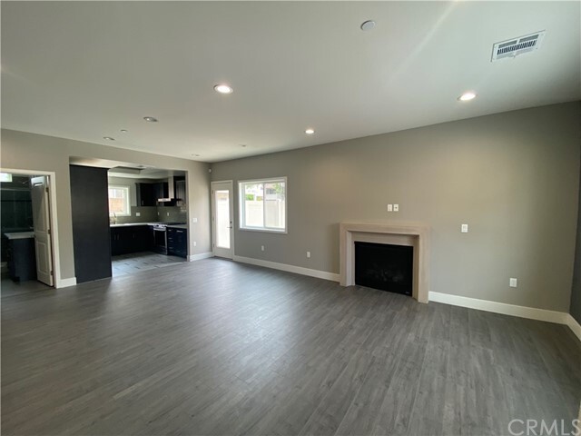 Foto del edificio - 21060 E Cypress St