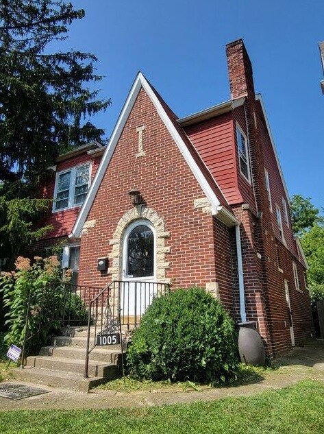 Foto principal - 1005 Kelton Ave