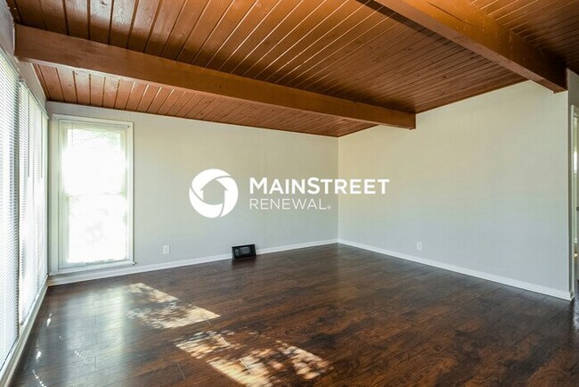 Building Photo - 3 Bedroom Pet-Friendly Home in INDEPENDENCE, MO with Main Street Renewal