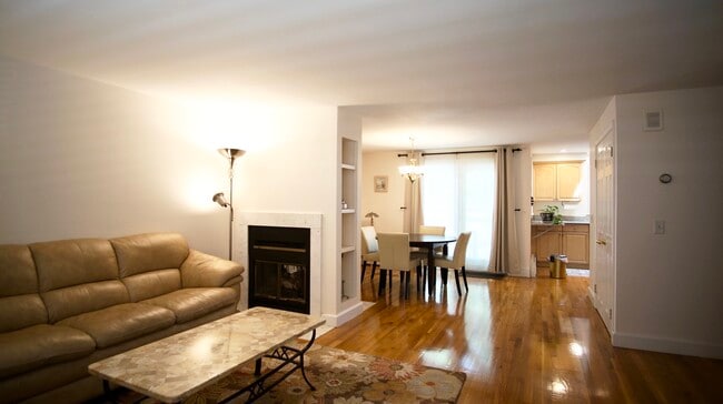 Foto del edificio - 148 Cypress St