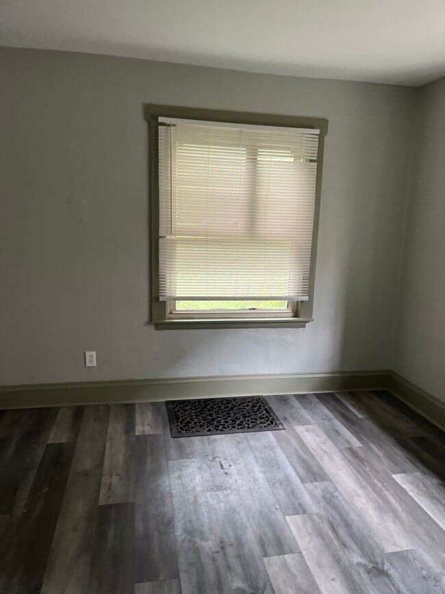 Foto del edificio - 1313 Manchester Rd