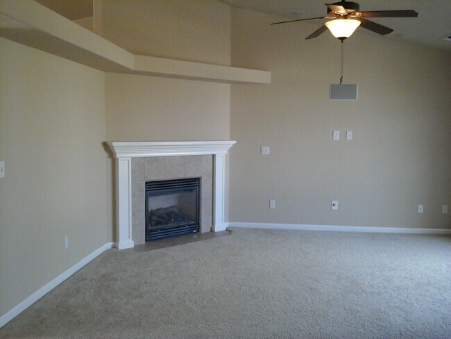 Building Photo - 1475 Donita Dr