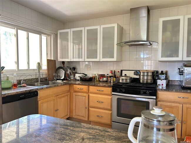 Building Photo - 206 Willets Ln