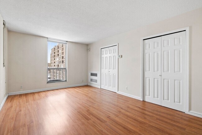 Foto del edificio - 33 Pond Ave