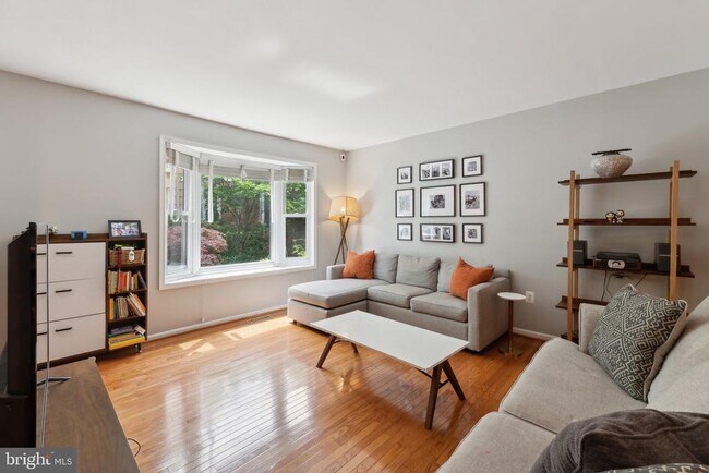 Building Photo - 11545 Pine Cone Ct