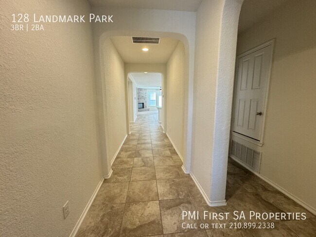 Foto del edificio - 128 Landmark Park