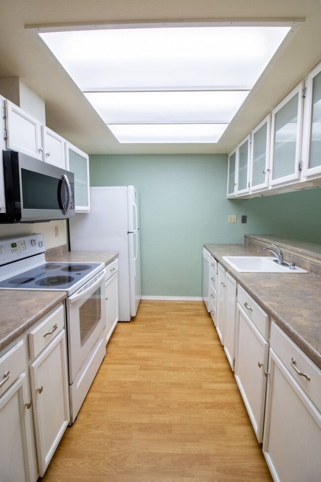 Building Photo - 2Bd/2Ba Seattle Condo
