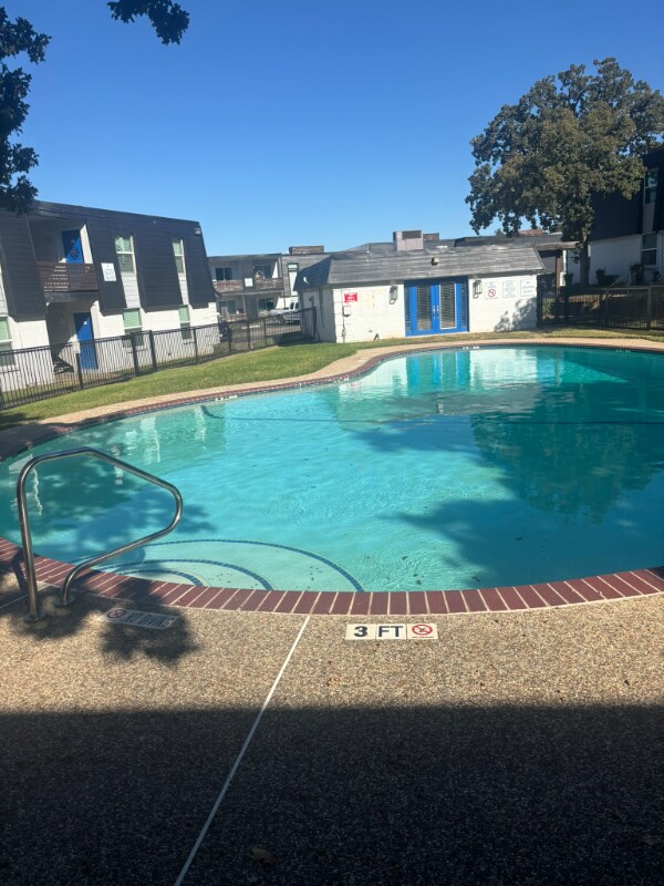 Foto del edificio - 531 Bedford Rd