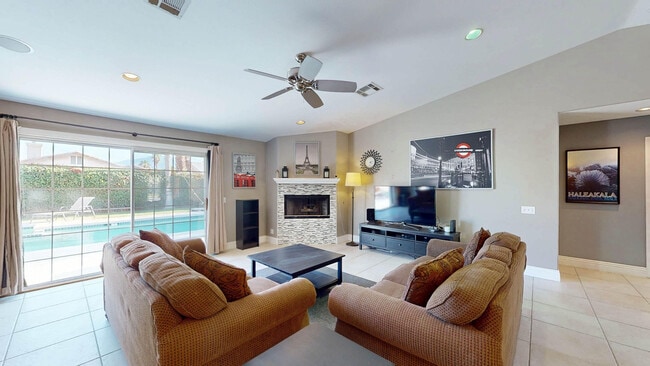 Foto del edificio - 78835 Lowe Dr