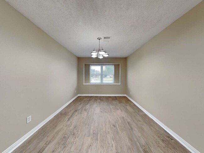 Foto del edificio - 801 Newport Blvd