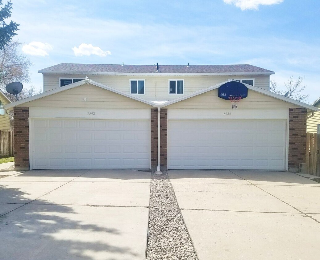 Foto principal - 7942 Chadbourne Dr