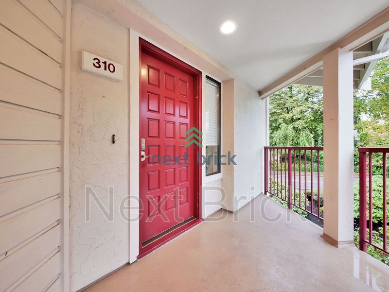 9920 NE 119th St Unit 310, Kirkland, WA 98034 Condo for Rent in