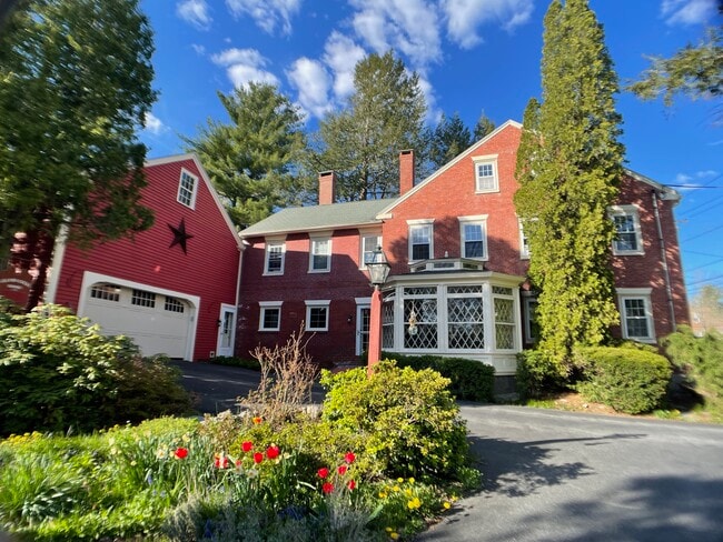 Building Photo - 91 Middle St