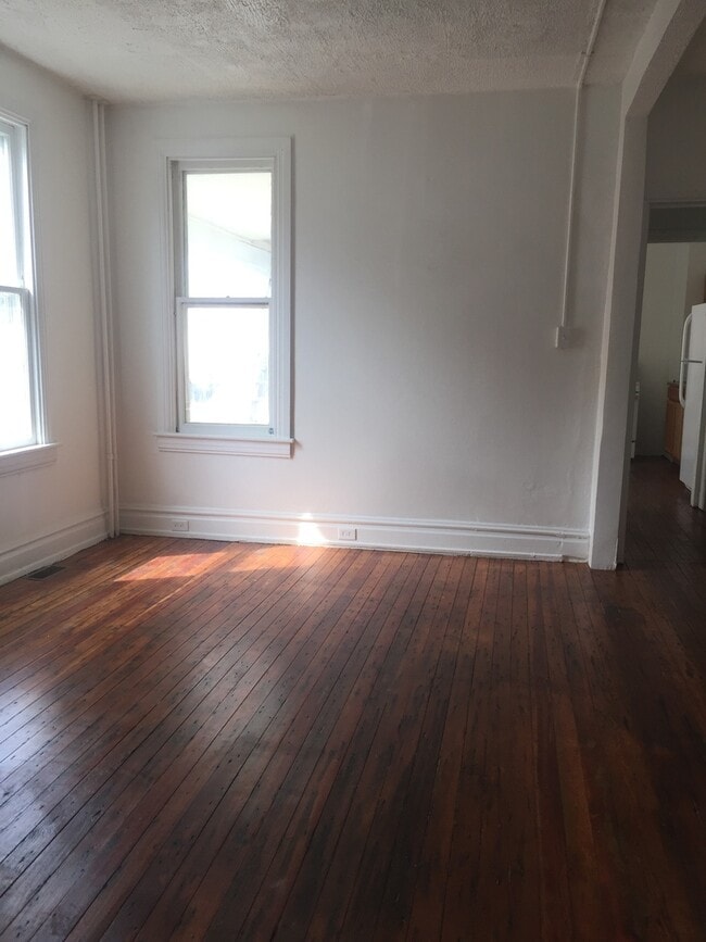 Foto del edificio - Coming Soon! Close to transportation, park...