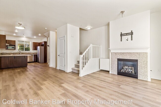 Building Photo - 2 br, 2.5 bath House - 5957 185th Court N....