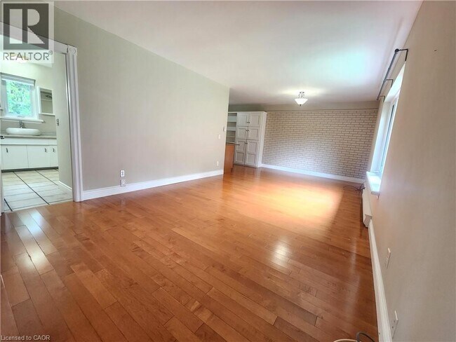 Building Photo - 43 7TH CONCESSION Rd