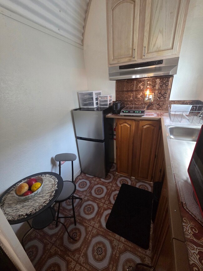 Foto del edificio - 1320 E Louise Ave