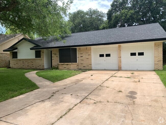 Building Photo - 5005 Ash Ct