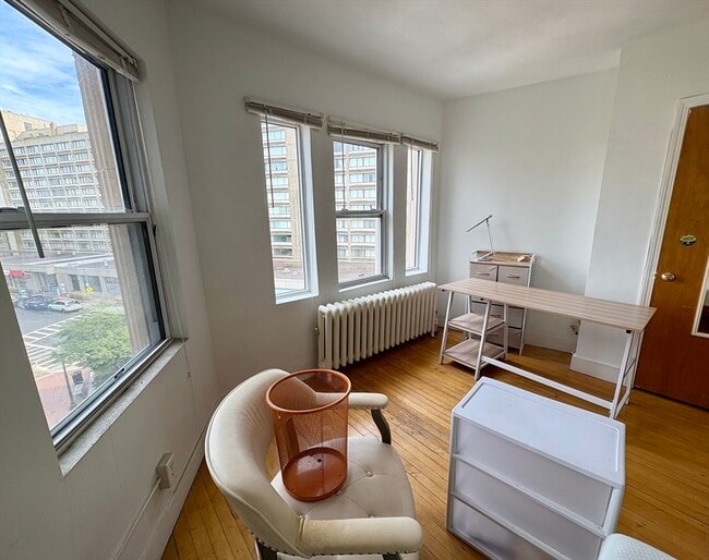 Building Photo - 16 Westland Ave