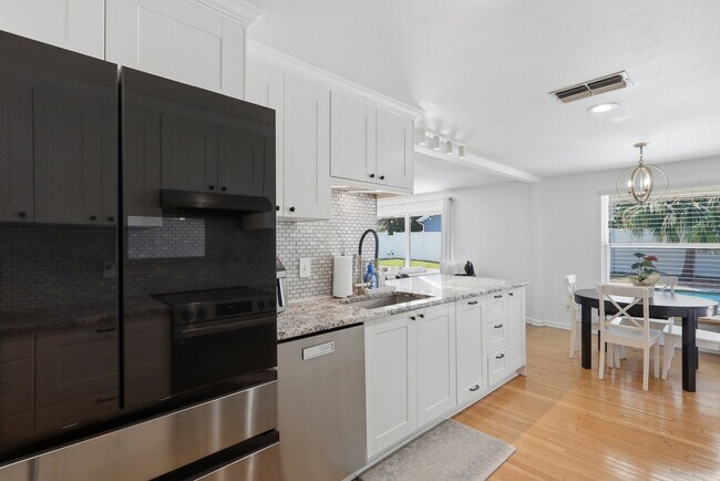 Foto del edificio - 1638 Spottswood Cir