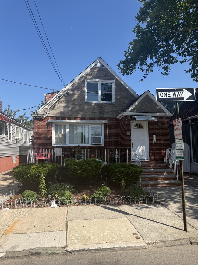 Building Photo - 8902 3rd Ave