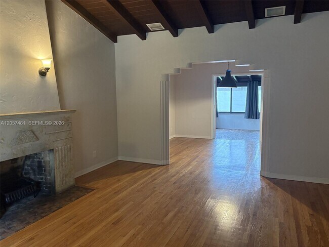 Foto del edificio - 1263 SW 18th St