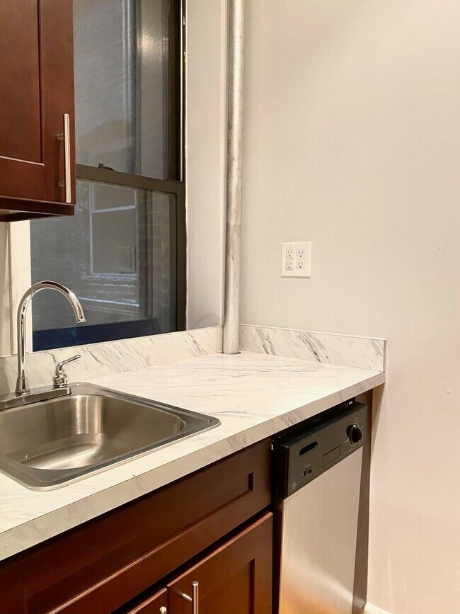 Foto del edificio - 765 9th Ave