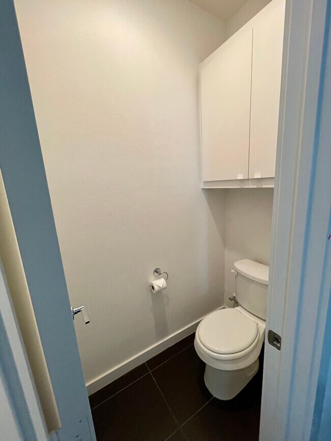 Master Bath B - 4205 Delano Plz