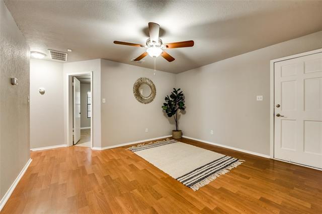 Building Photo - 121 N Bugle Dr