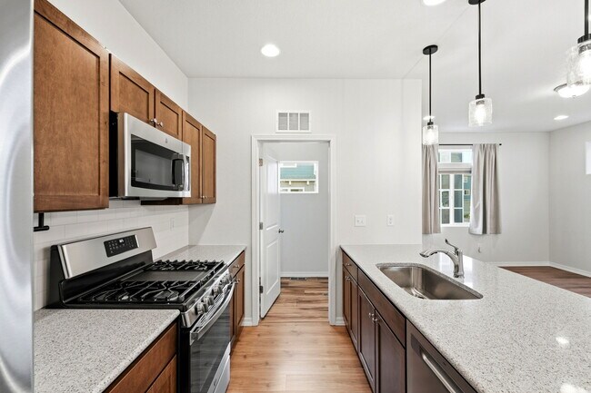 Foto del edificio - 7421 Marbled Wood Pt