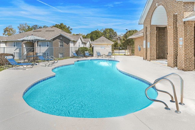 Building Photo - Oak Crest Apartments