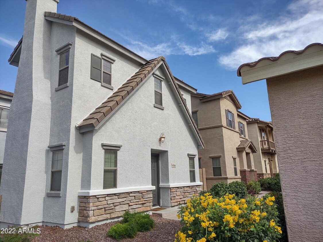 Foto principal - 4734 E Olney Ave